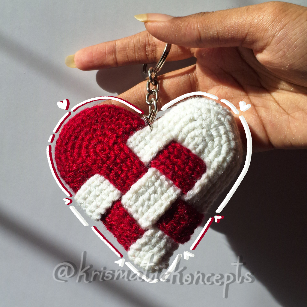 Entwined Puff Heart Keychain